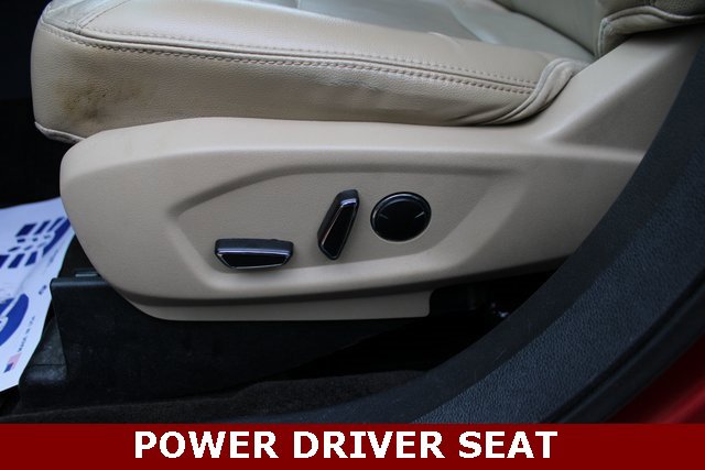 Used 2016 Ford Explorer XLT w/ Equipment Group 202A image 13