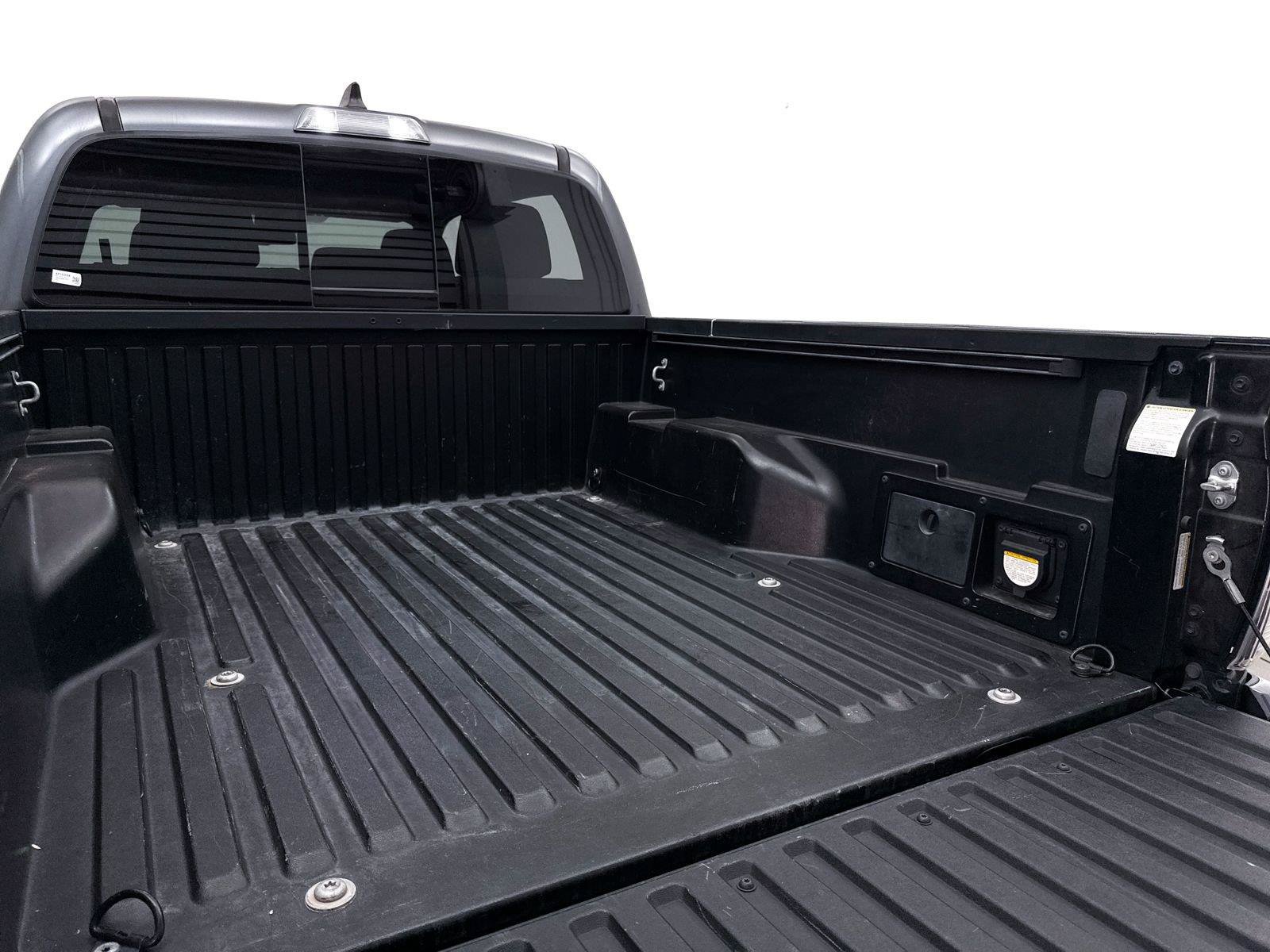 Used 2021 Toyota Tacoma TRD Sport w/ Technology Package RWD image 10