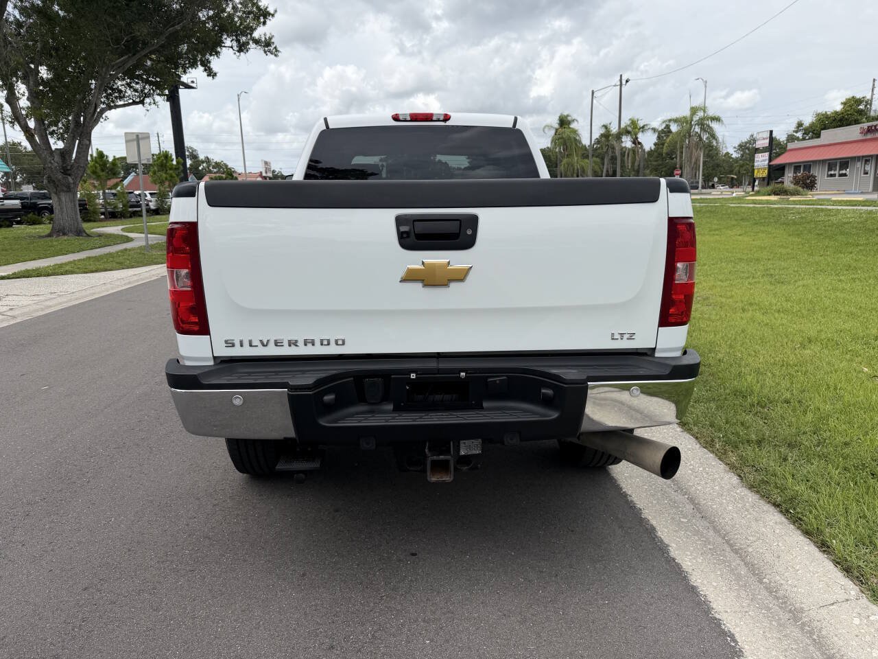 Used 2011 Chevrolet Silverado 2500 LTZ w/ LTZ Plus Package AWD/4WD image 8