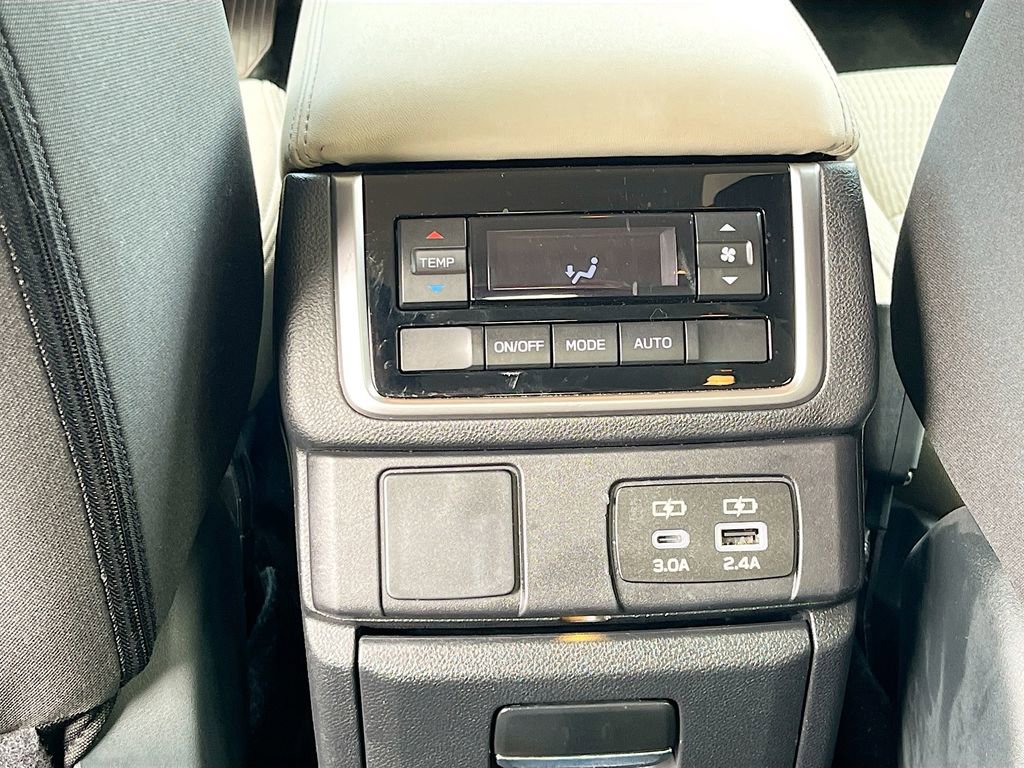 Used 2024 Subaru Ascent Premium w/ Convenience Package image 24