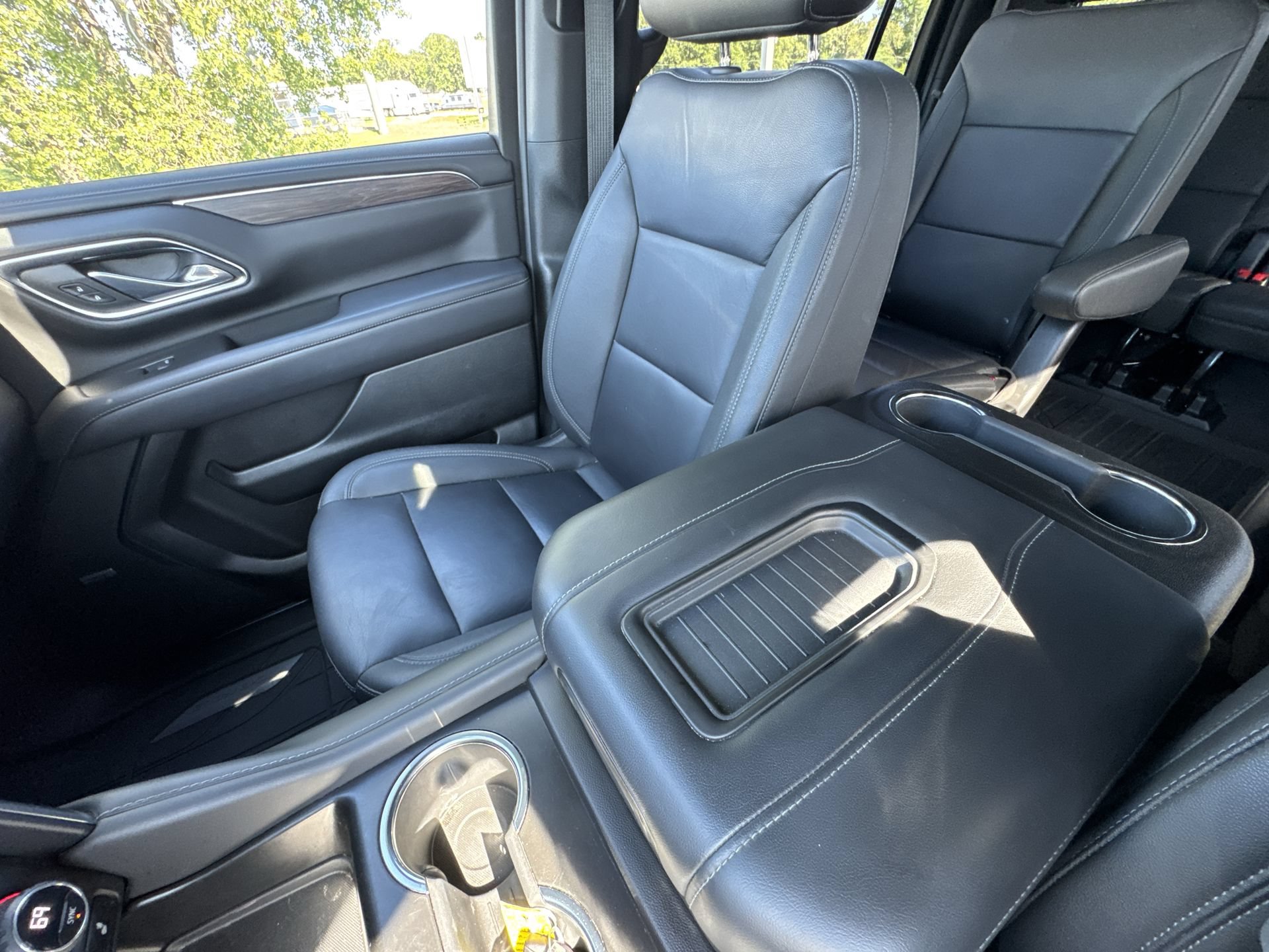 Certified 2023 Chevrolet Suburban Z71 w/ Luxury Package AWD/4WD image 21