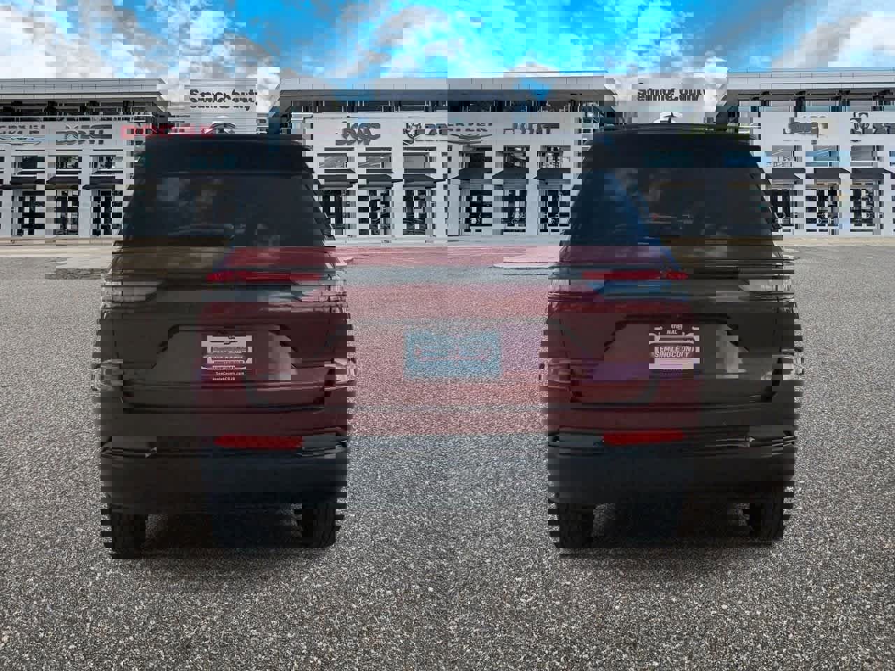 Used 2024 Jeep Grand Cherokee Altitude image 7