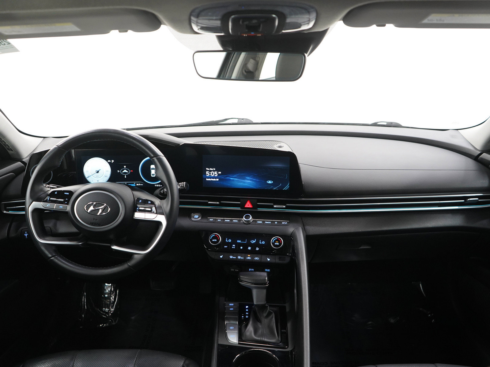 Used 2023 Hyundai Elantra Limited FWD image 14