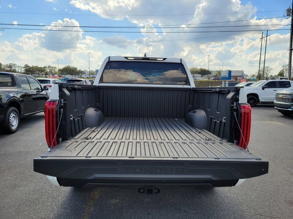 Used 2023 Toyota Tundra SR5 w/ SR5 Convenience Package AWD/4WD image 11