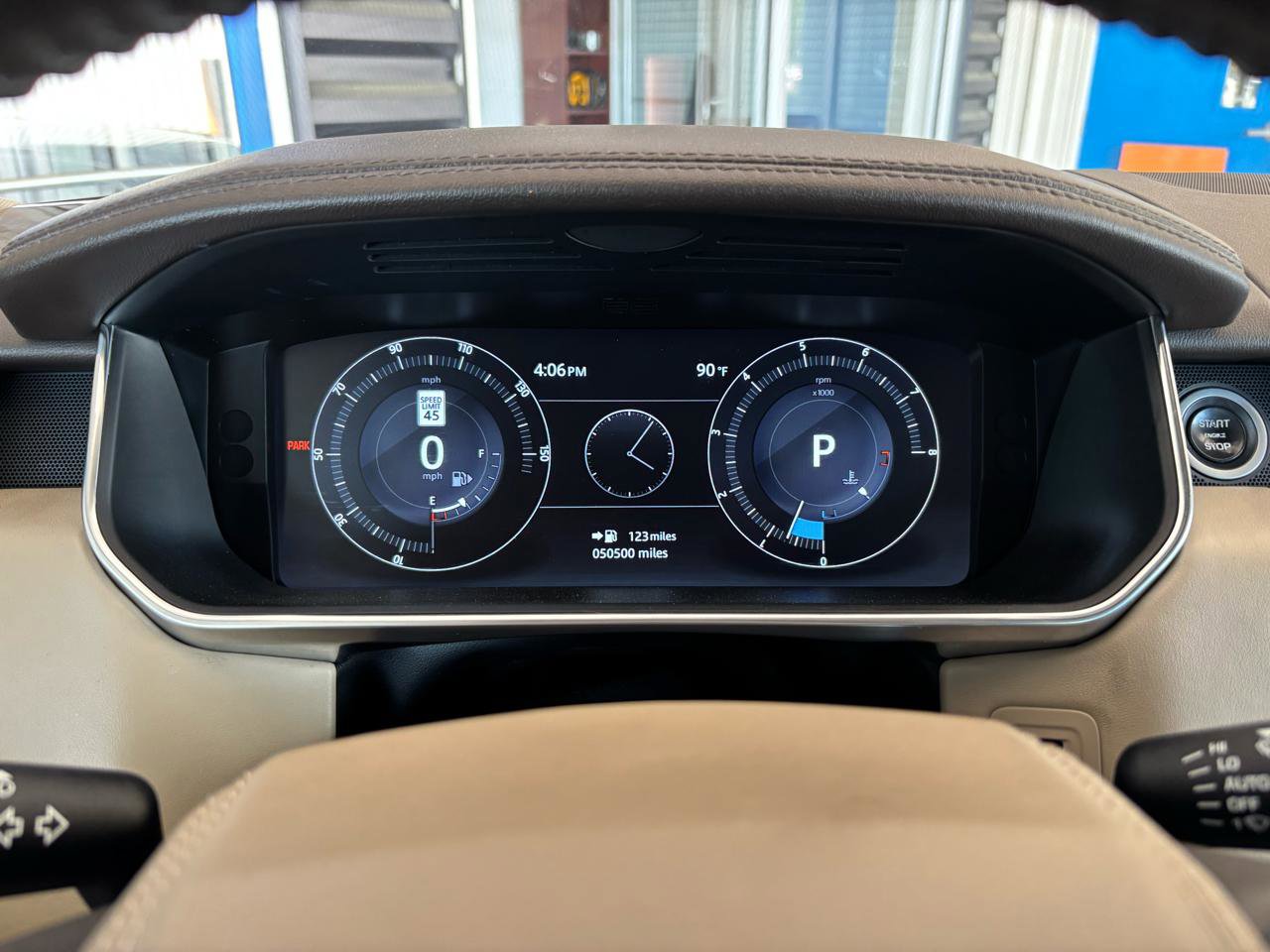 Used 2017 Land Rover Range Rover HSE image 21