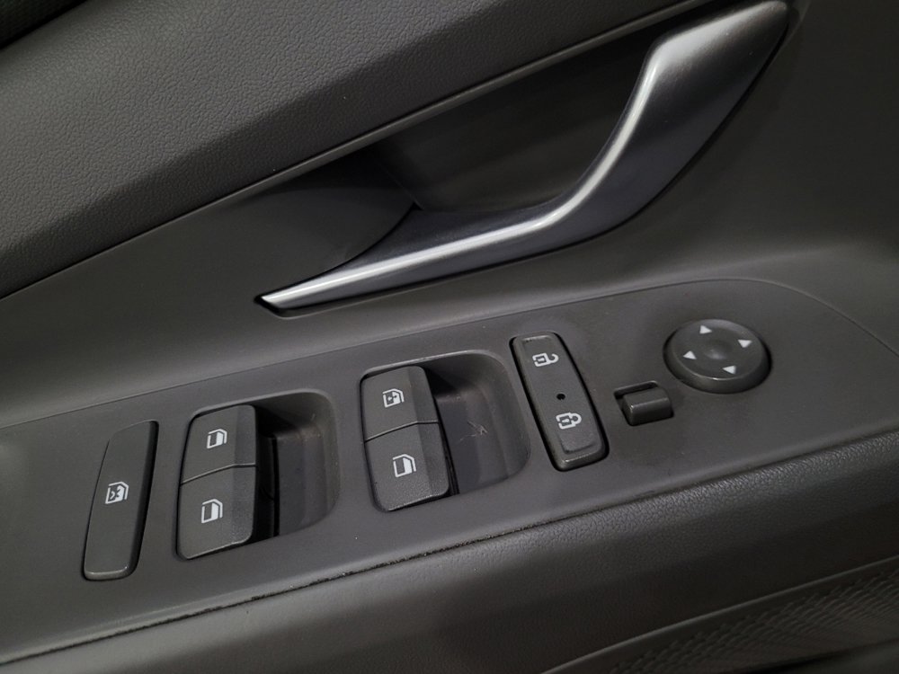 Used 2022 Hyundai Elantra SEL FWD image 27