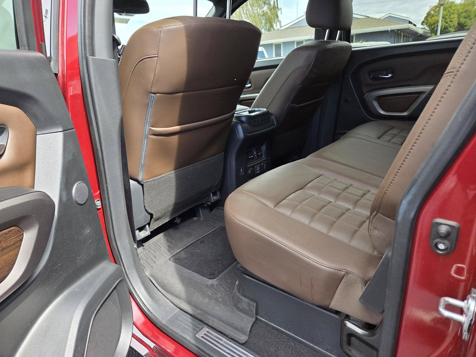 Used 2022 Nissan Titan Platinum Reserve w/ Moonroof Package AWD/4WD image 14