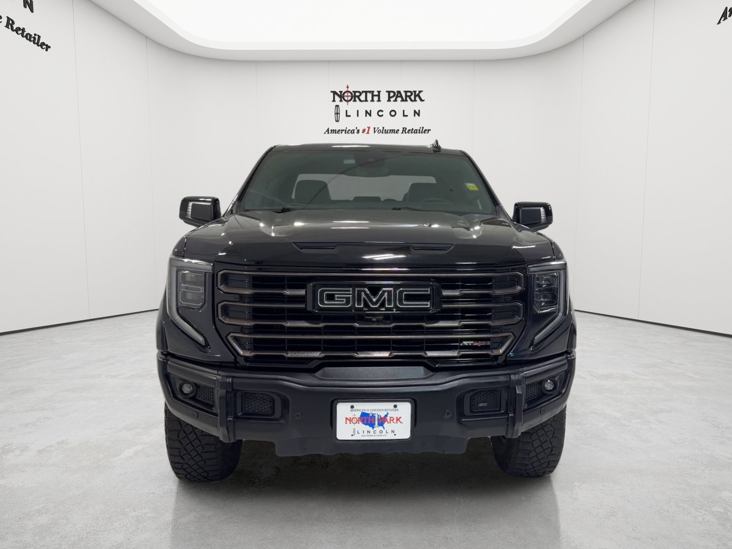 Used 2023 GMC Sierra 1500 AT4X AWD/4WD image 8
