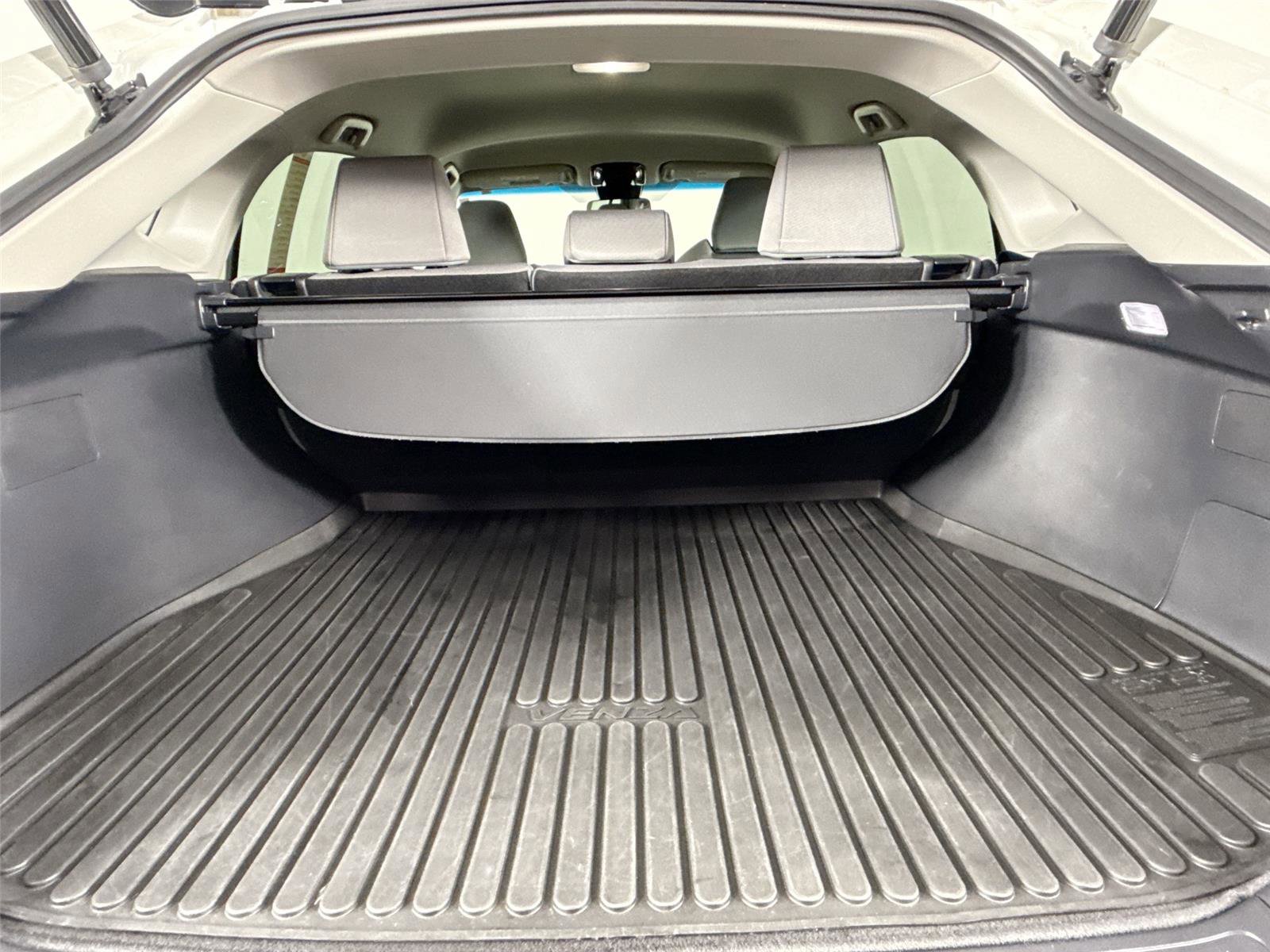 Certified 2022 Toyota Venza XLE image 36