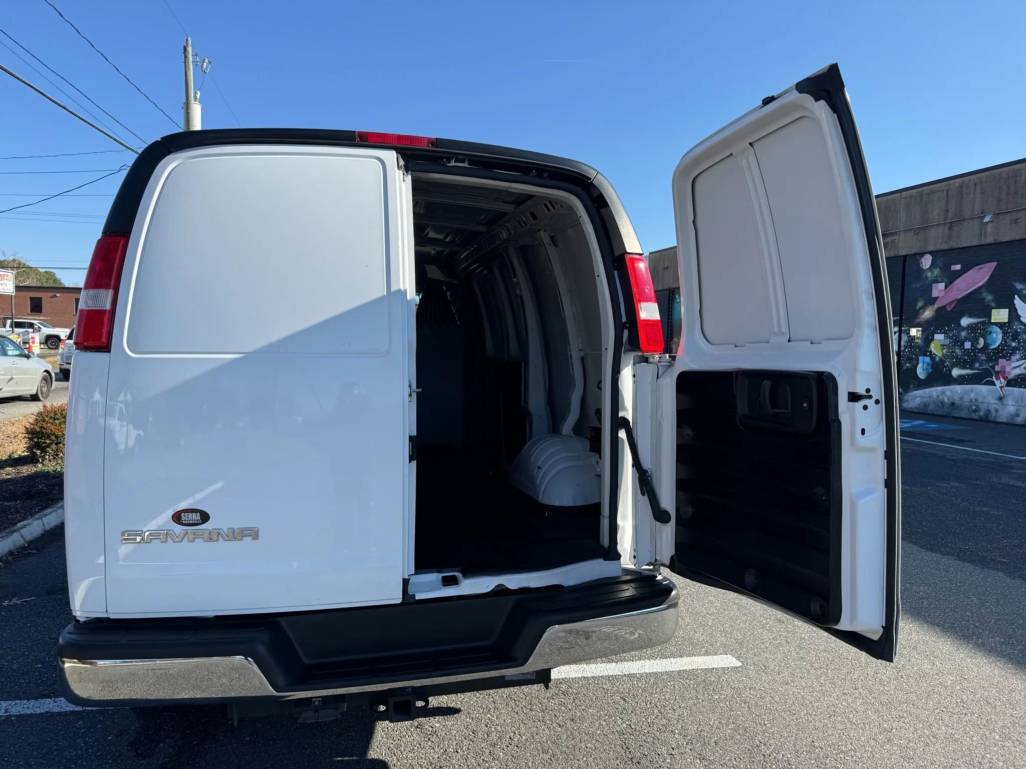 Used 2022 GMC Savana 2500 w/ Communications Package image 7