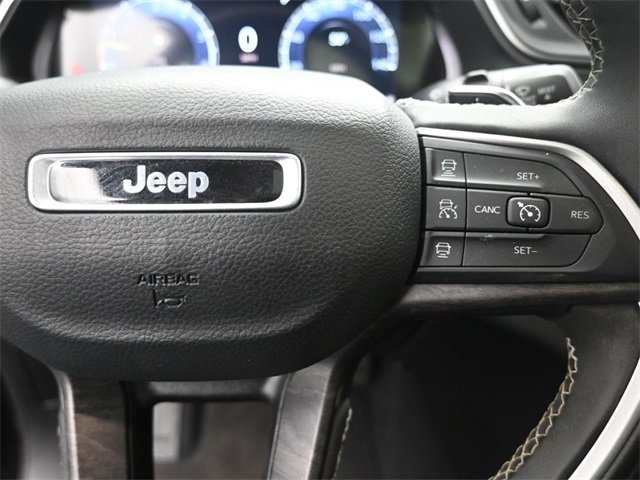 Used 2023 Jeep Grand Cherokee L Limited w/ Black Appearance Package image 14
