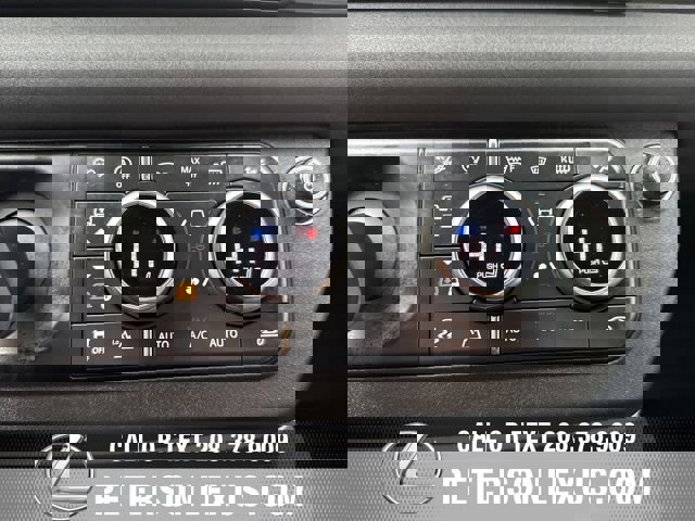 Used 2023 Land Rover Defender 110 S image 13