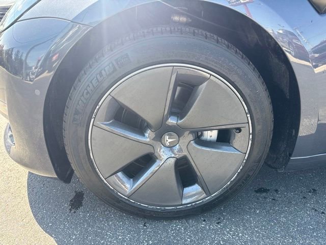 Used 2022 Tesla Model 3 Long Range AWD/4WD image 9