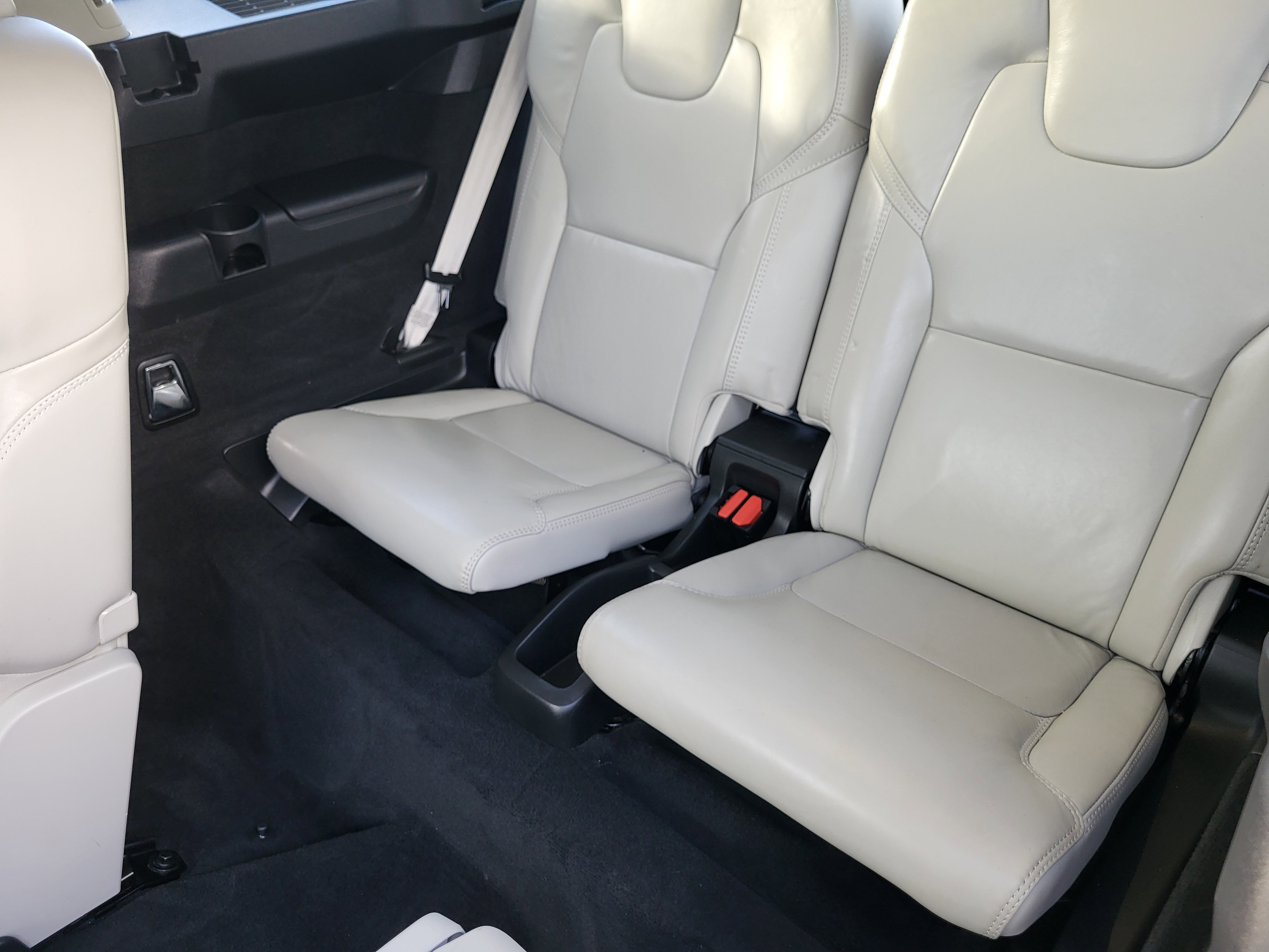 Certified 2023 Volvo XC90 B6 Ultimate w/ Protection Package Premier image 11