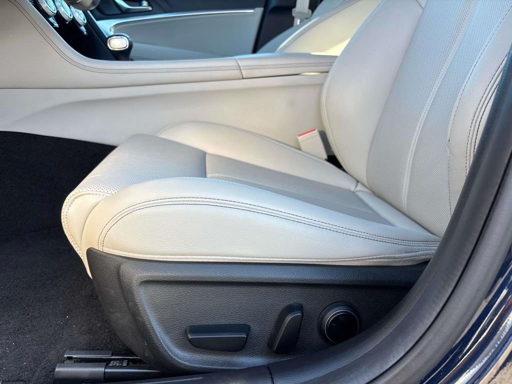 Used 2023 Genesis G70 2.0T AWD/4WD image 30