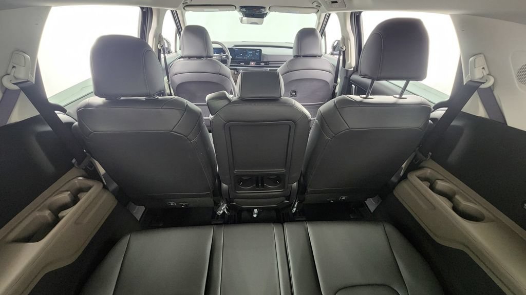 New 2027 Kia Carnival FWD image 21