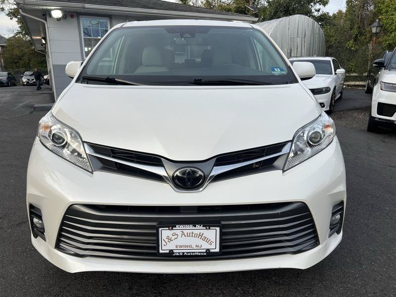 Used 2020 Toyota Sienna XLE FWD image 2