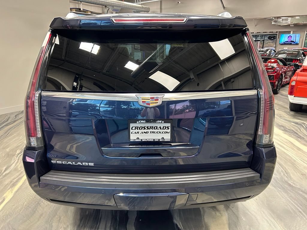 Used 2017 Cadillac Escalade Premium Luxury AWD/4WD image 33