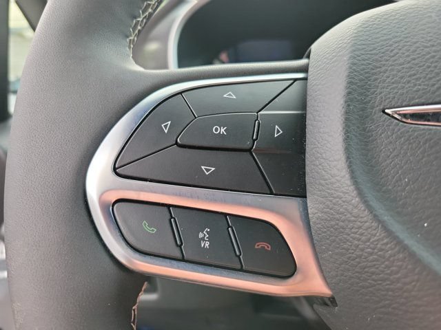 Used 2026 Chrysler Pacifica Select FWD image 27