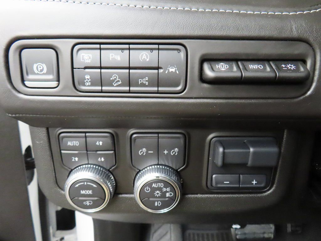 Used 2024 GMC Yukon XL Denali Ultimate image 58