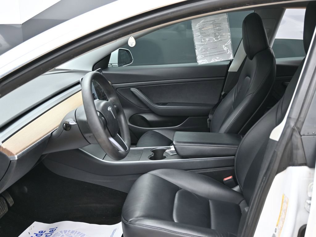 Used 2020 Tesla Model 3 Standard Range Plus image 10