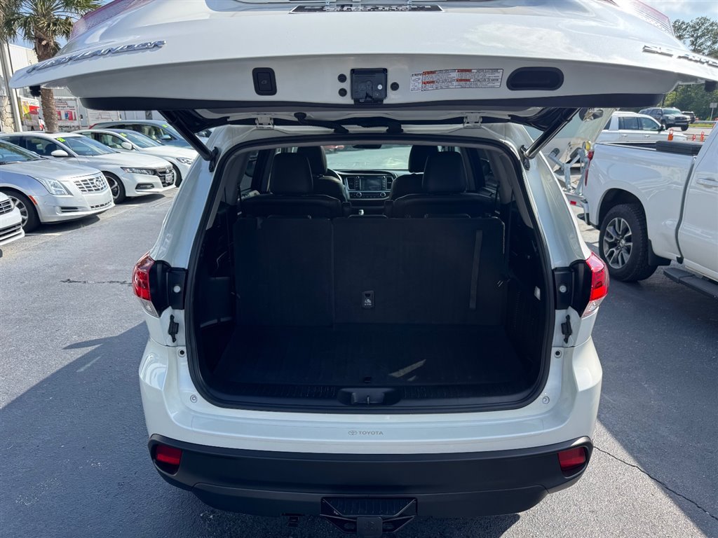 Used 2019 Toyota Highlander SE AWD/4WD image 24