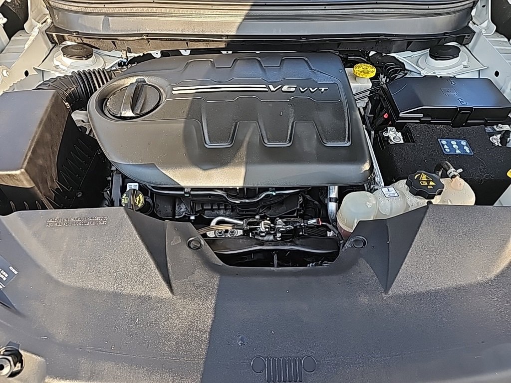 Used 2019 Jeep Cherokee Trailhawk w/ Comfort/Convenience Group image 38