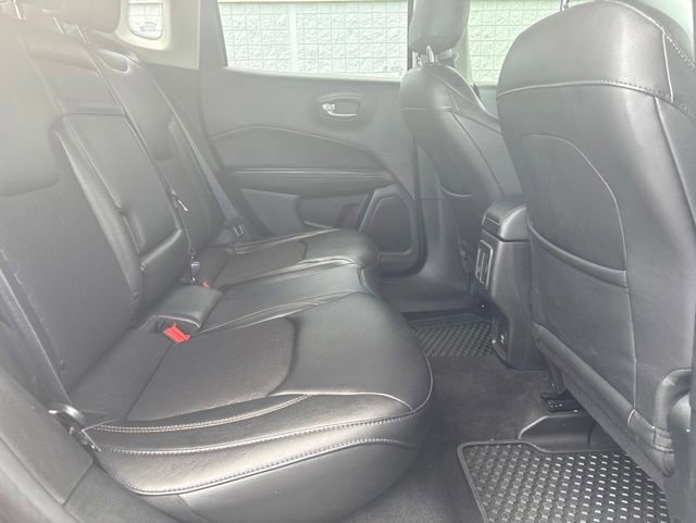 Used 2018 Jeep Compass Latitude w/ Cold Weather Group AWD/4WD image 14