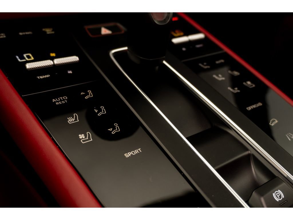 Used 2023 Porsche Macan Turbo AWD/4WD image 30