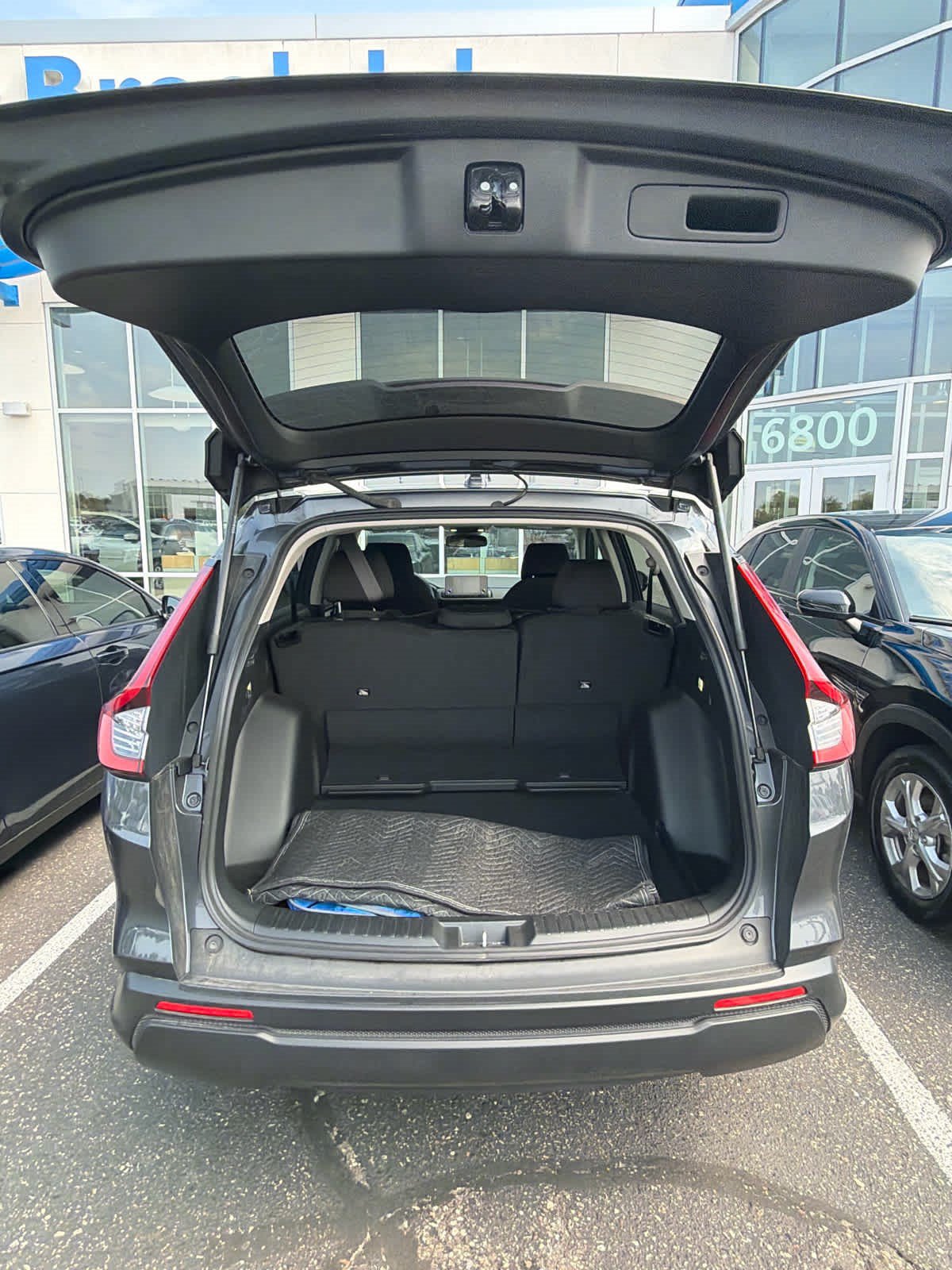 Used 2025 Honda CR-V LX image 6
