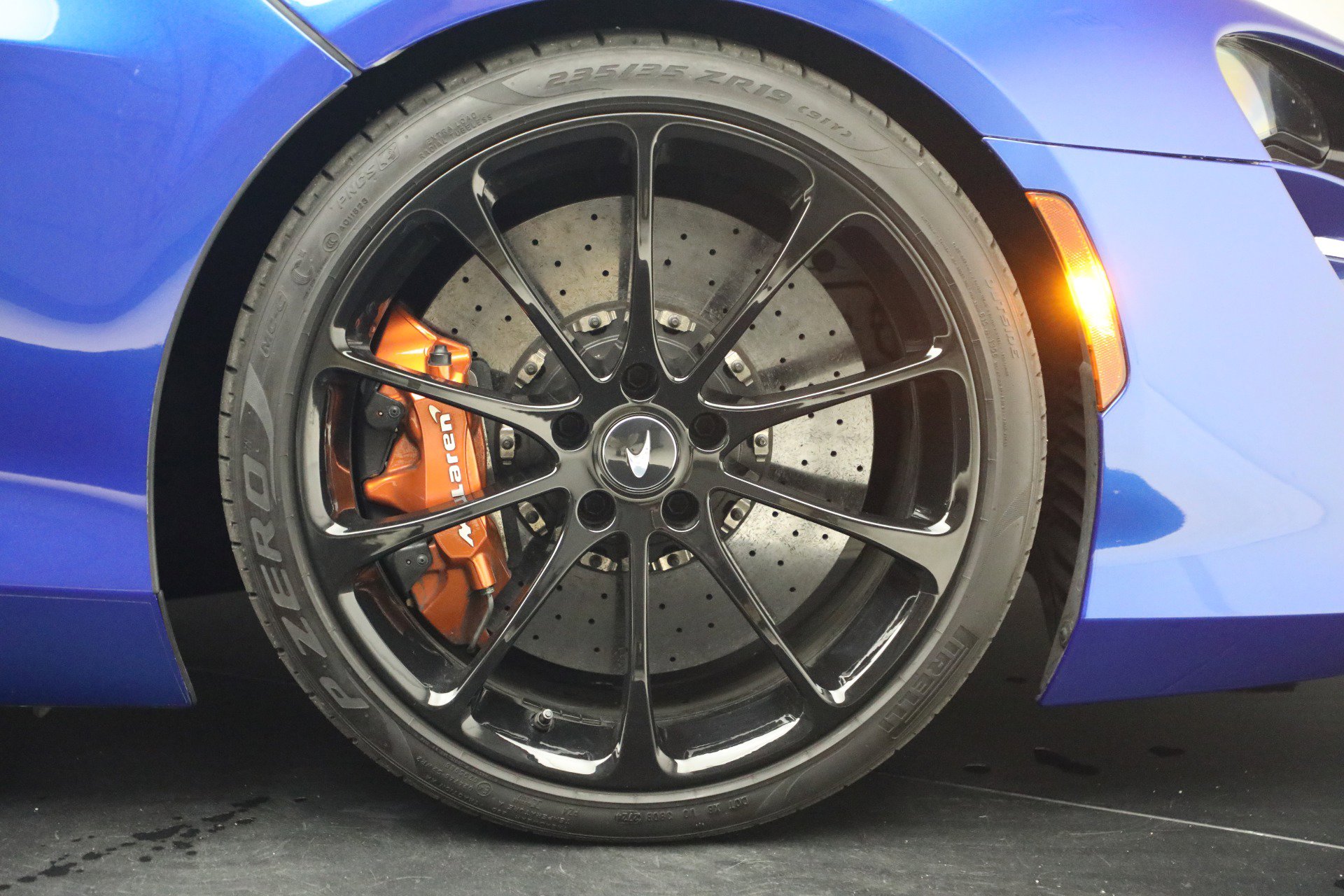 Used 2025 McLaren Artura Spider image 41