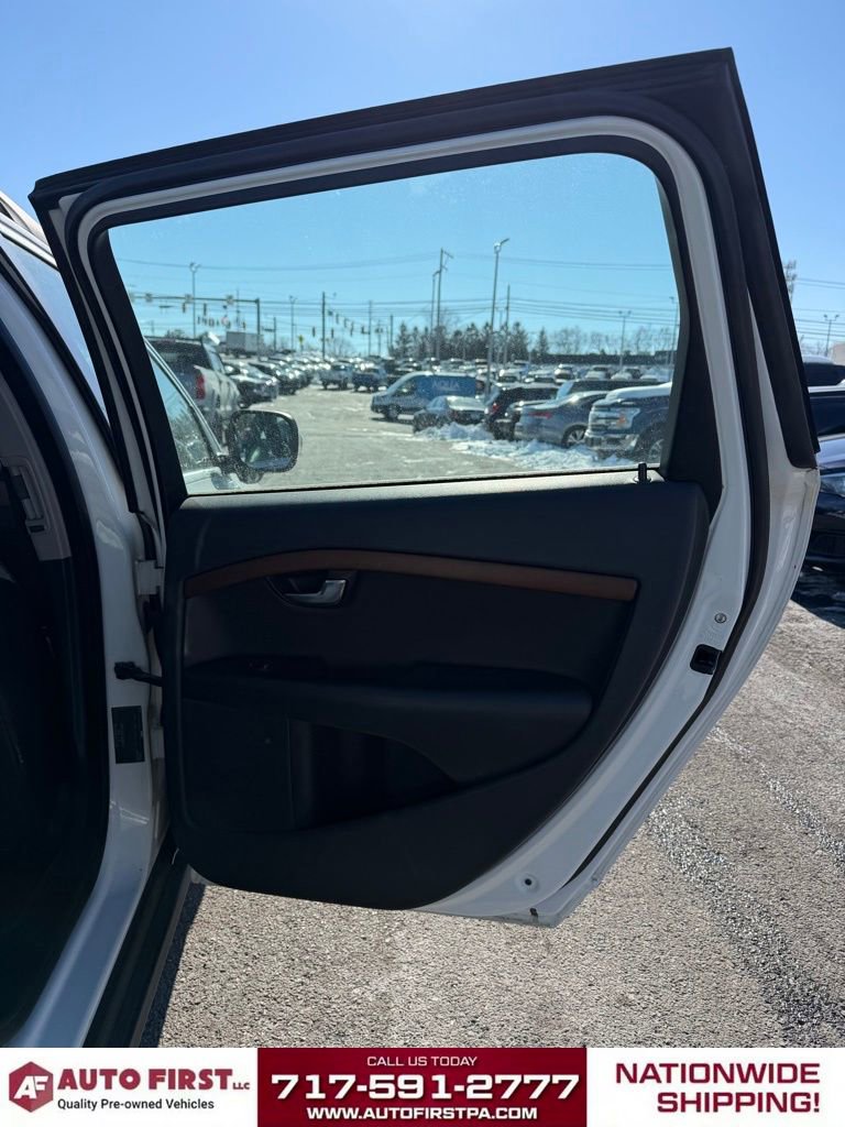 Used 2010 Volvo XC70 3.2 image 15