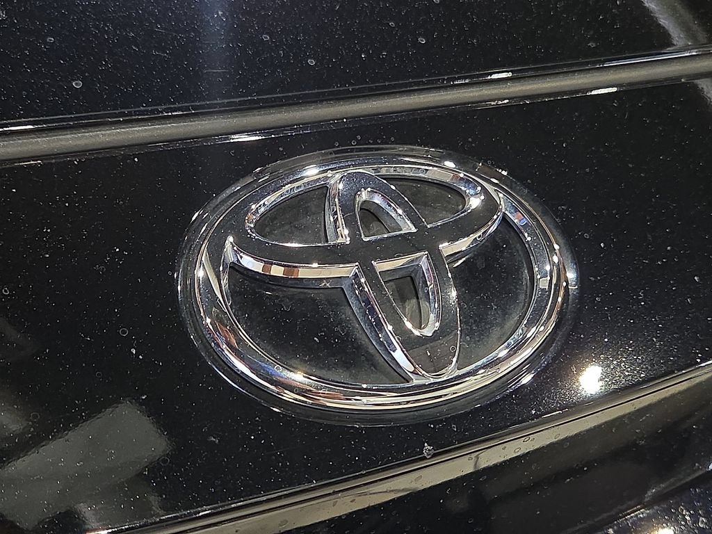 Certified 2025 Toyota Corolla SE FWD image 8