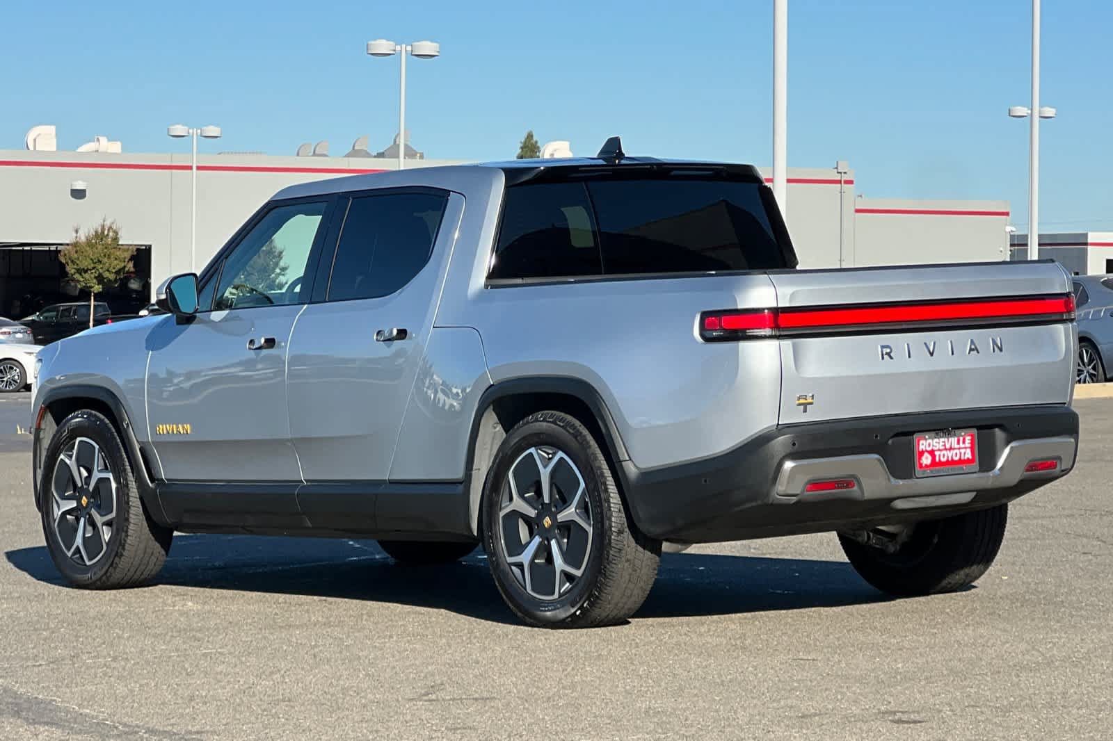 Used 2022 Rivian R1T Adventure AWD/4WD image 7