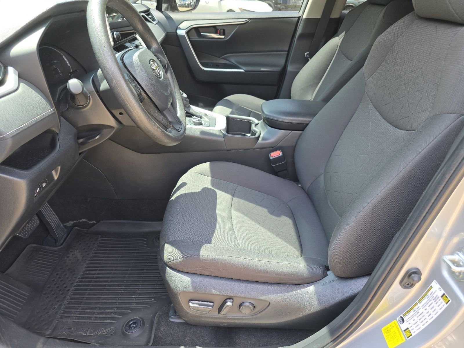 Used 2024 Toyota RAV4 XLE AWD/4WD image 23