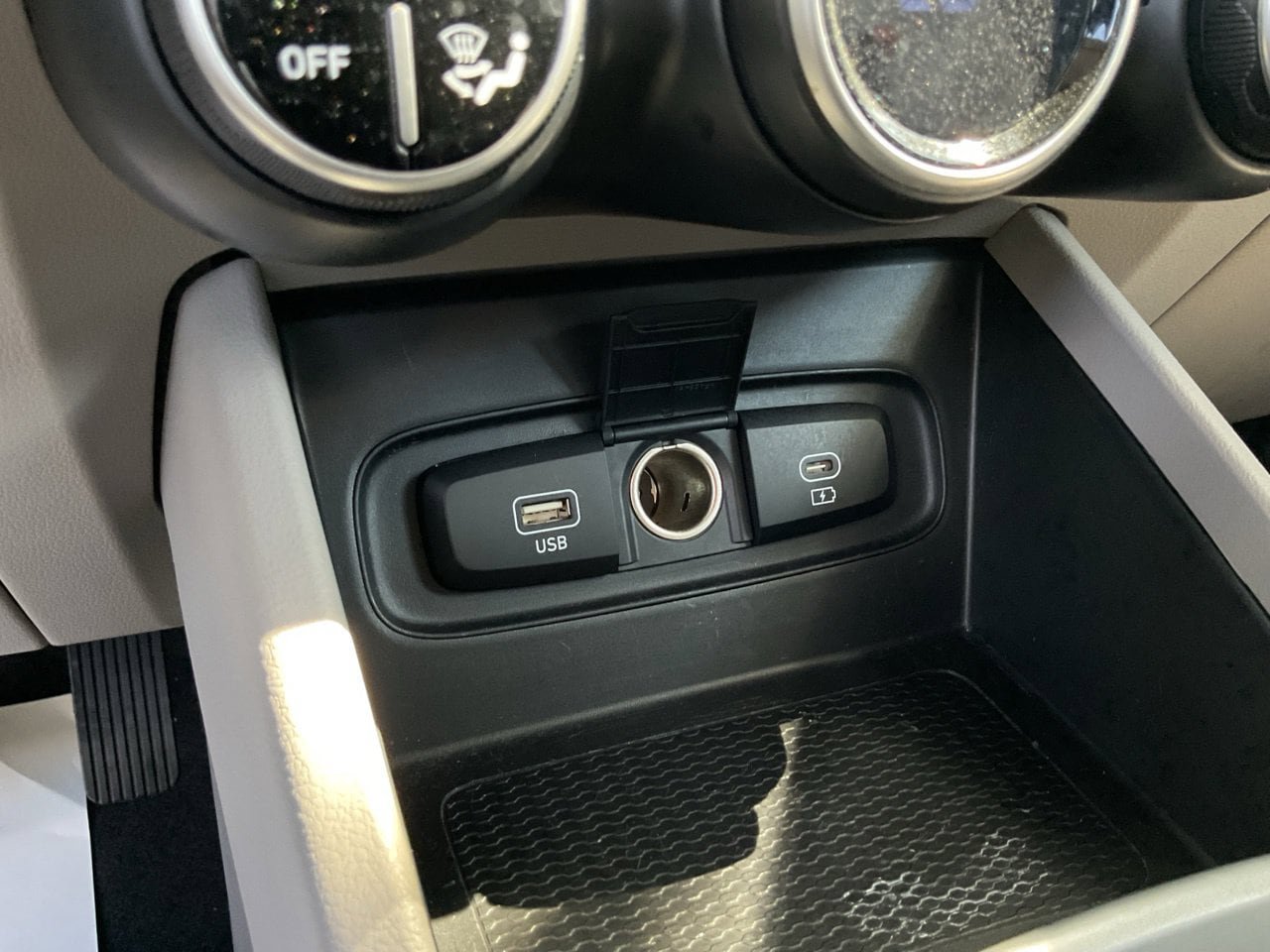 Used 2025 Hyundai Venue SEL FWD image 33