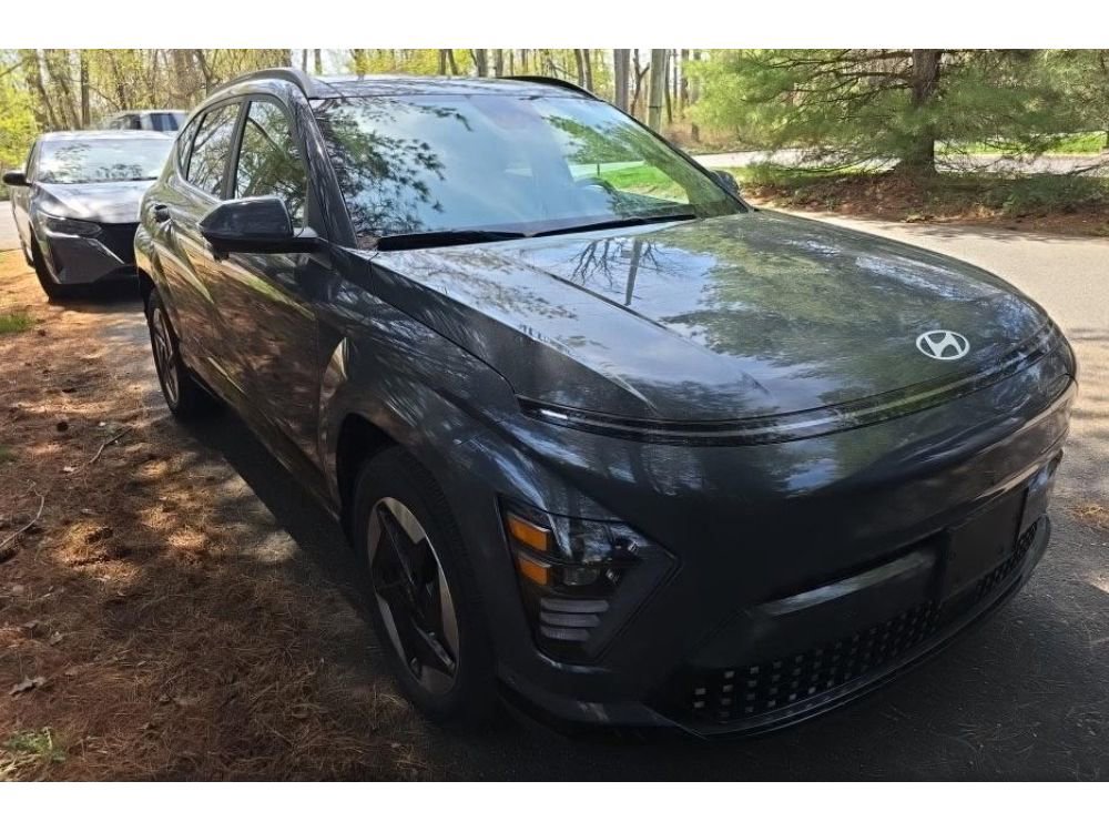 Used 2024 Hyundai Kona Limited FWD image 2