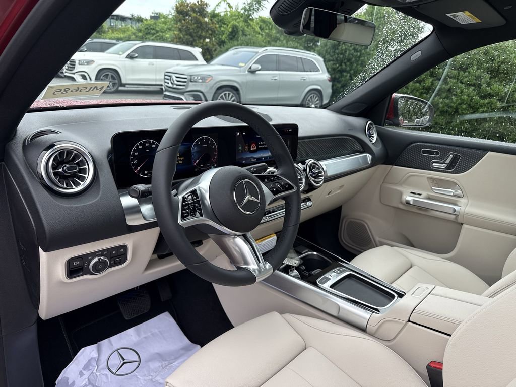 New 2025 Mercedes-Benz GLB 250 image 10