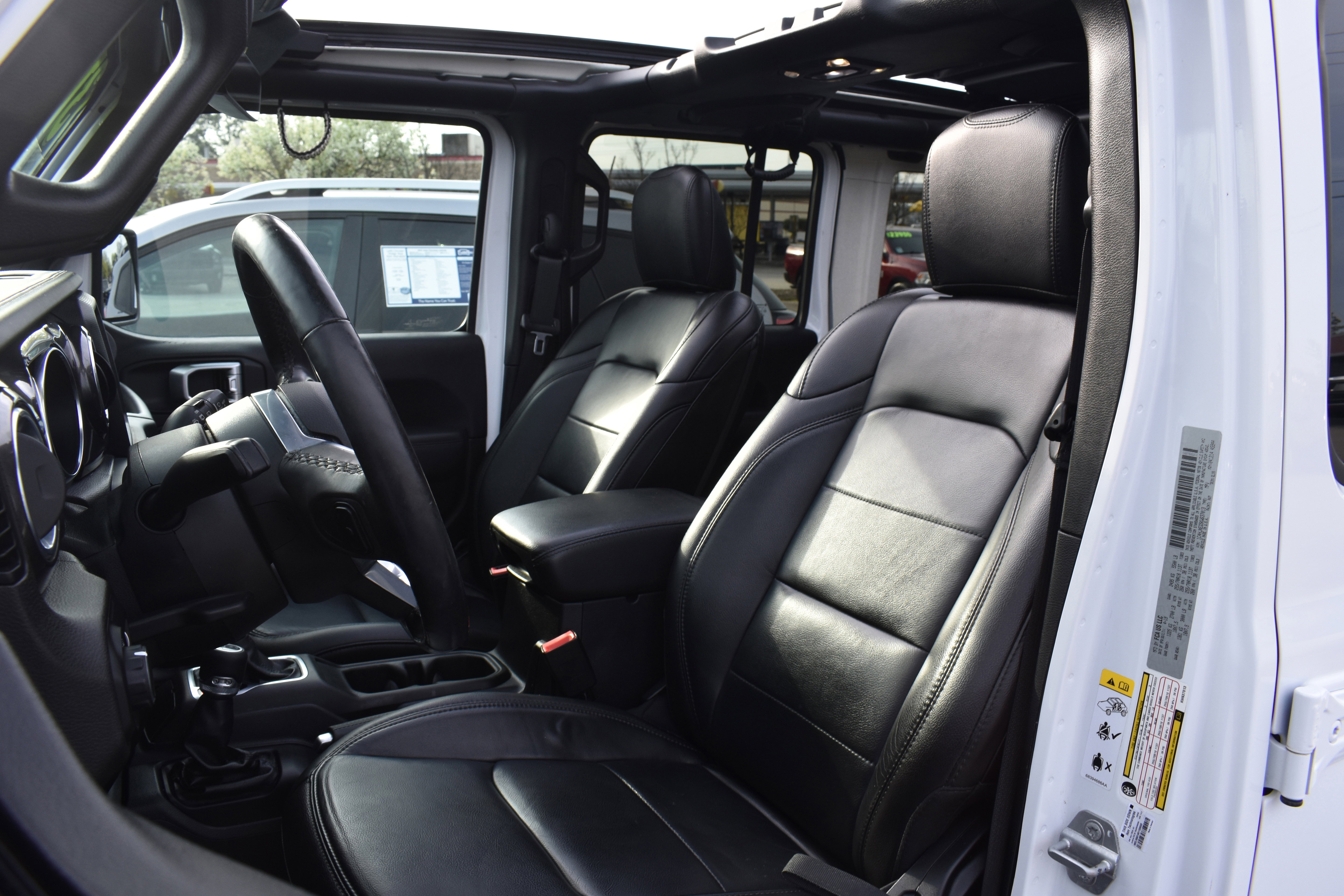 Used 2019 Jeep Wrangler Unlimited Sahara image 26