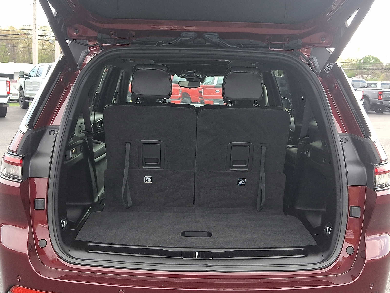 Used 2024 Jeep Grand Cherokee L Limited AWD/4WD image 31