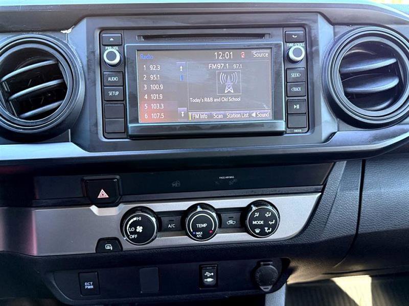 Used 2019 Toyota Tacoma SR image 29