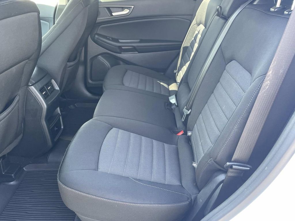 Used 2024 Ford Edge SE w/ Cargo Accessory Package image 12
