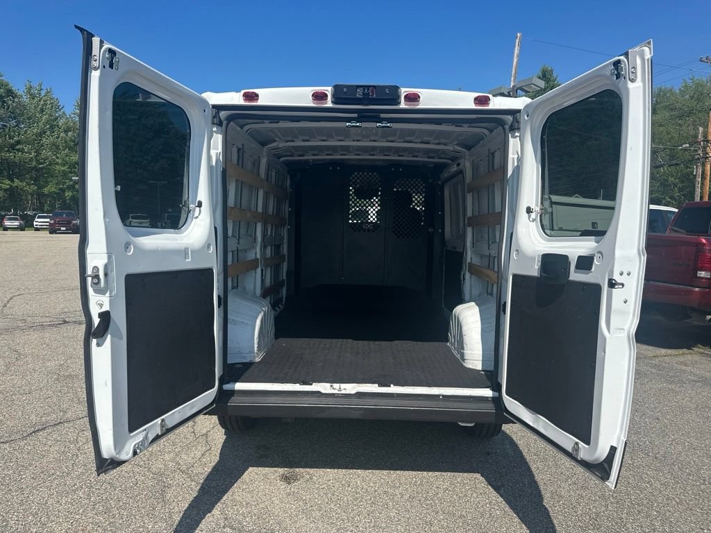 Used 2025 RAM ProMaster 2500 w/ U-Haul Equipment Group FWD image 30