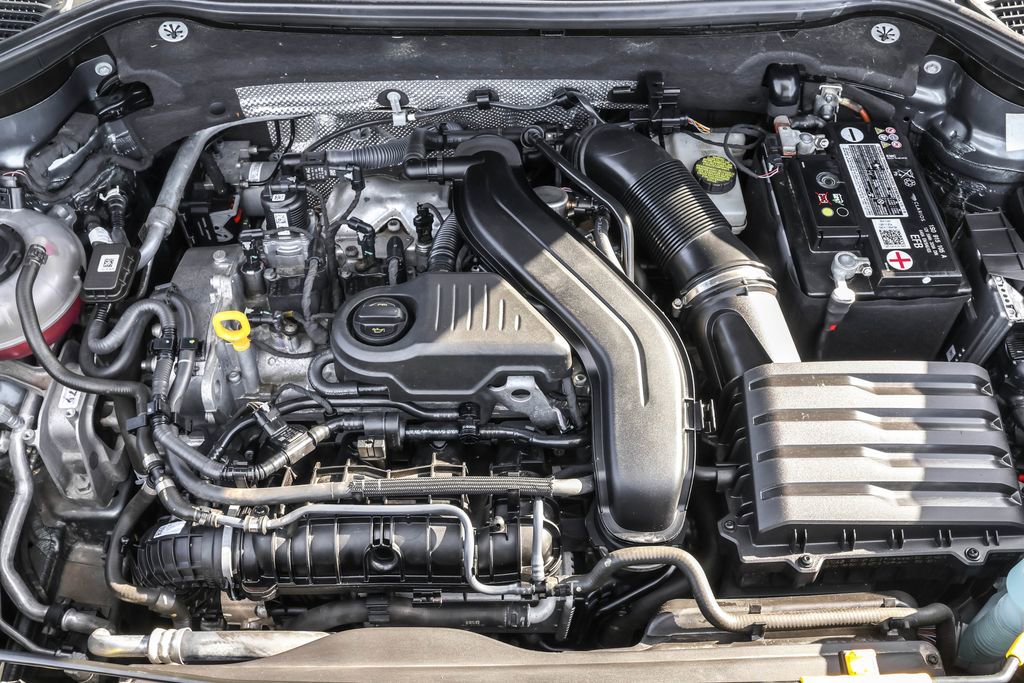 Certified 2022 Volkswagen Taos SE image 40