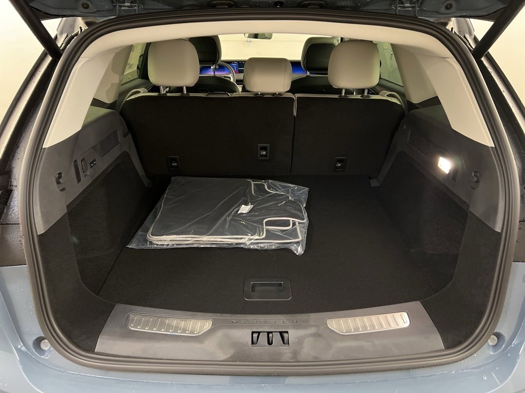 Used 2026 Lincoln Nautilus Premier image 37