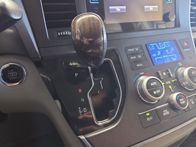 Used 2016 Toyota Sienna XLE w/ XLE Navigation Package AWD/4WD image 11