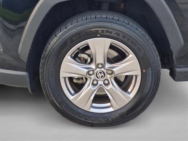 Used 2024 Toyota RAV4 LE AWD/4WD image 9