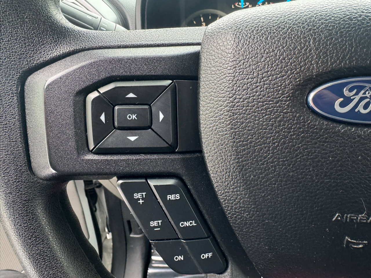 Used 2015 Ford F150 XLT image 29