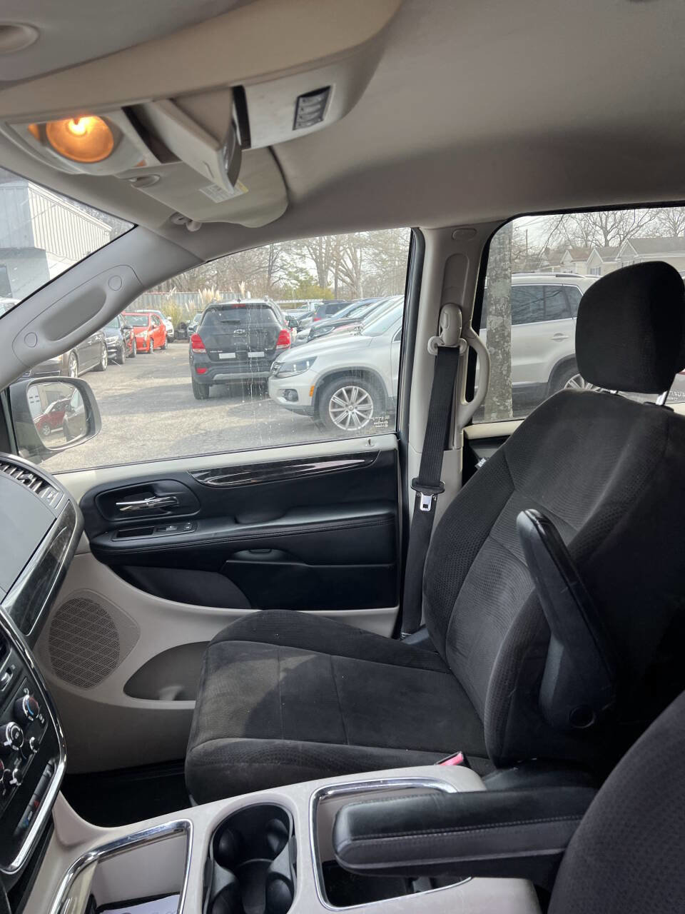 Used 2013 Dodge Grand Caravan SXT image 22