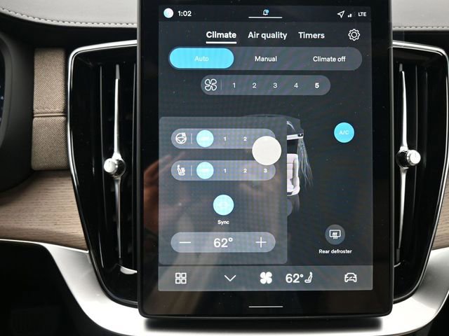 New 2026 Volvo XC90 B6 Plus w/ Protection Package Premier image 26
